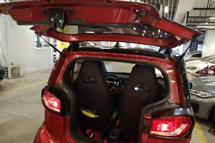 Used Baojun E100 2019 250KM Smart Drive Edition Trunk