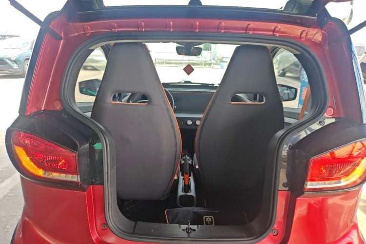 Used Baojun E100 2019 250KM Smart Drive Edition Trunk