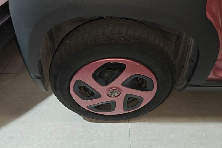 Used Baojun E100 2019 250KM Smart Drive Edition Right Rear Wheel Hub