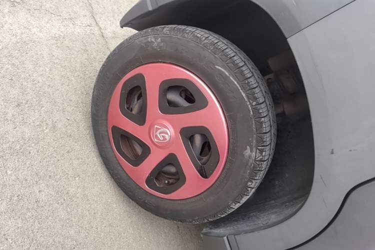 Used Baojun E100 2019 250KM Smart Drive Edition Right Rear Wheel Hub