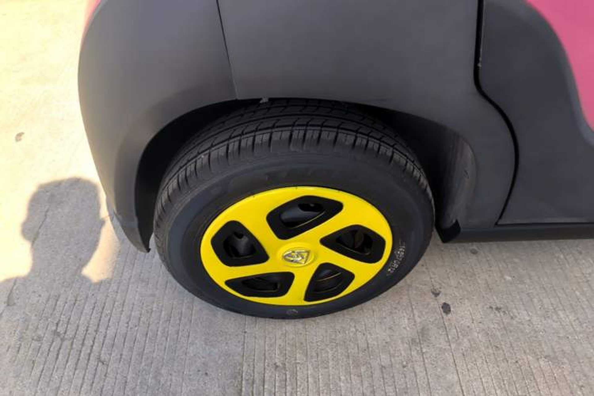Used Baojun E100 2019 250KM Smart Drive Edition Right Rear Wheel Hub