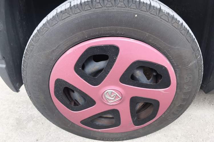Used Baojun E100 2019 250KM Smart Drive Edition Right Rear Wheel Hub
