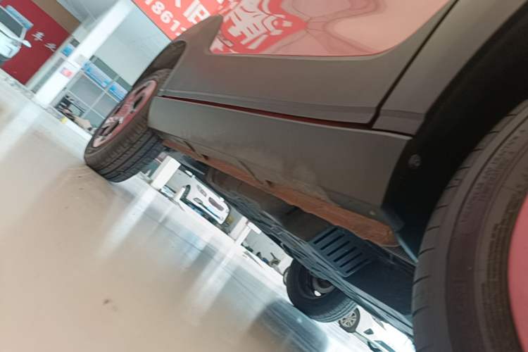 Used Baojun E100 2019 250KM Smart Drive Edition Right Side Sill