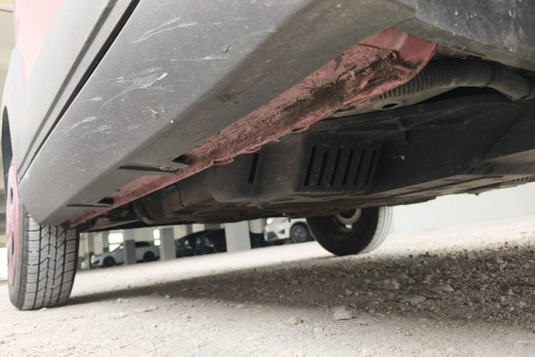 Used Baojun E100 2019 250KM Smart Drive Edition Right Side Sill