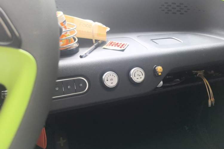 Used Baojun E100 2019 250KM Smart Drive Edition Audio And AC Panel