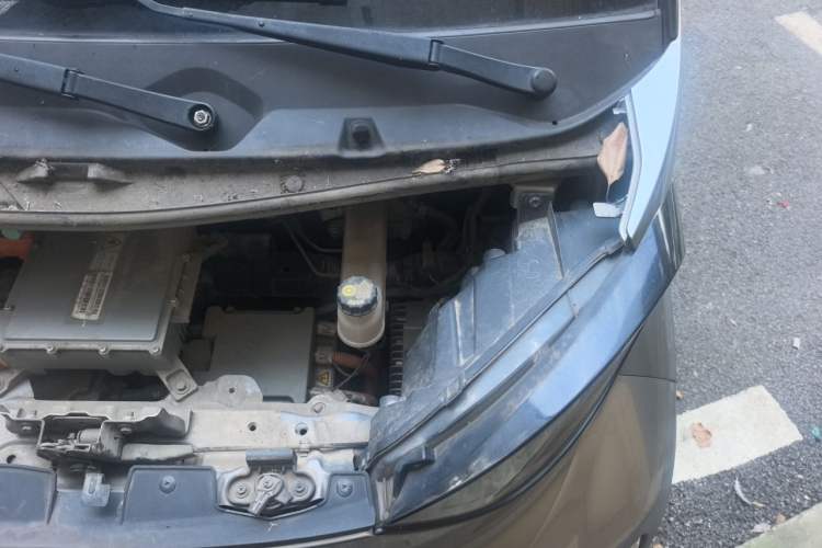Used Baojun E100 2019 250KM Smart Drive Edition Engine Bay Left