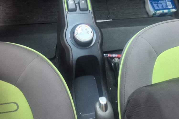 Used Baojun E100 2019 250KM Smart Drive Edition Gear Lever