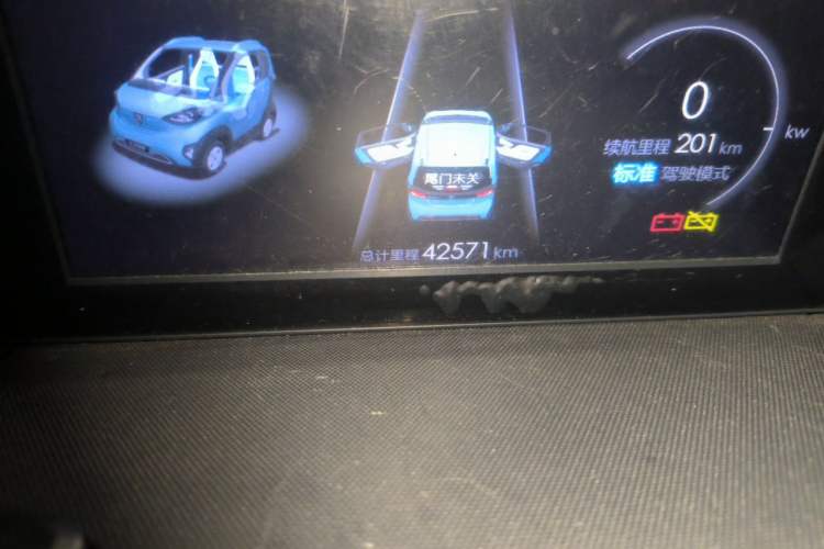 Used Baojun E100 2019 250KM Smart Drive Edition Odometer Close Up