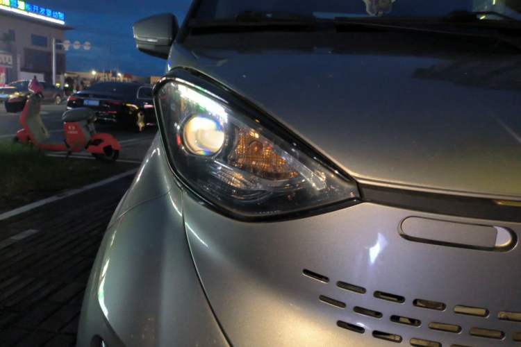 Used Baojun E100 2019 250KM Smart Drive Edition Right Front Headlight