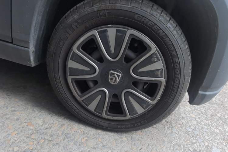 Used Baojun E100 2019 250KM Smart Drive Edition Right Front Wheel Hub