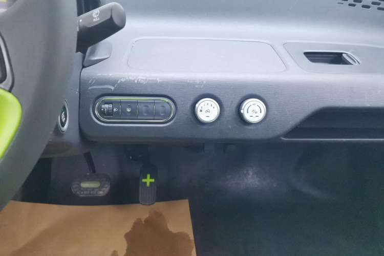 Used Baojun E100 2019 250KM Smart Drive Edition Audio And AC Panel