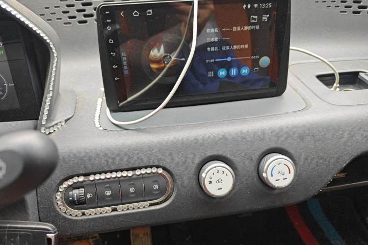 Used Baojun E100 2019 250KM Smart Drive Edition Audio And AC Panel