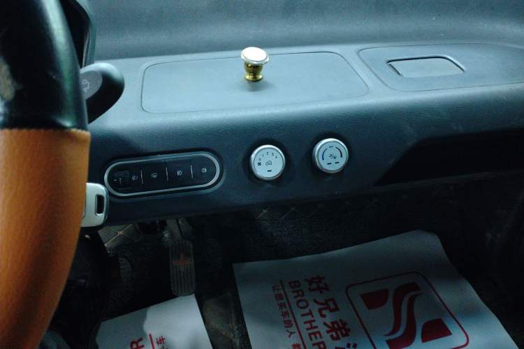 Used Baojun E100 2019 250KM Smart Drive Edition Audio And AC Panel