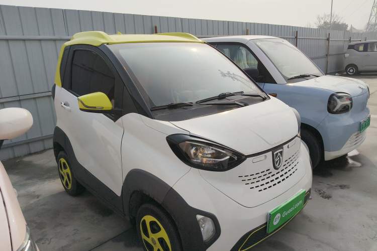 Used Baojun E100 2019 250KM Smart Drive Edition Front Right 45 Deg