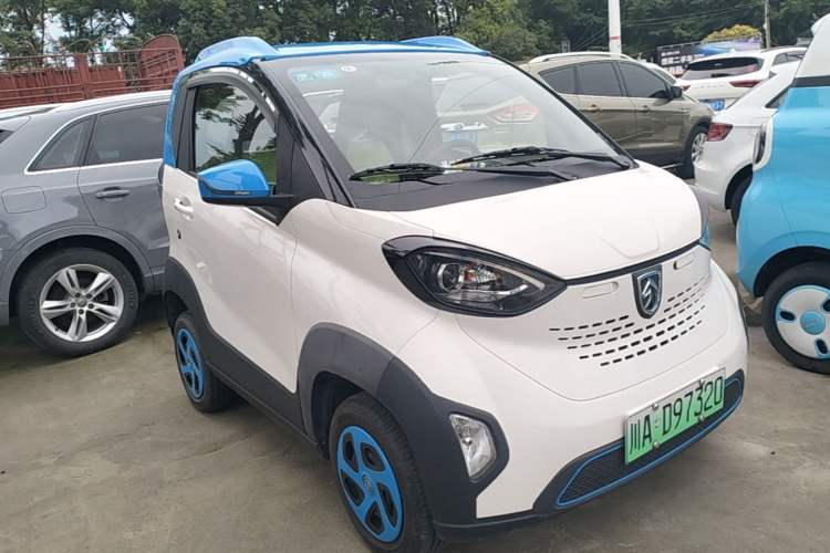 Used Baojun E100 2019 250KM Smart Drive Edition Front Right 45 Deg