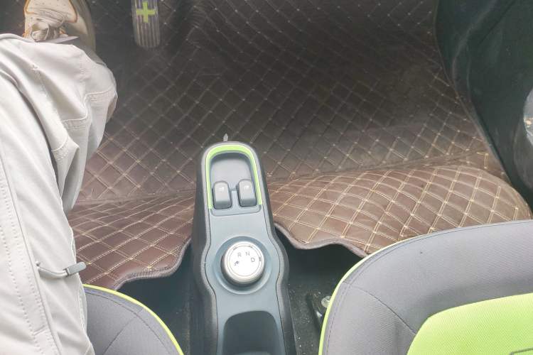 Used Baojun E100 2019 250KM Smart Drive Edition Gear Lever