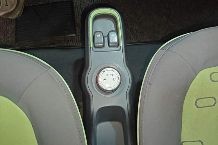 Used Baojun E100 2019 250KM Smart Drive Edition Gear Lever