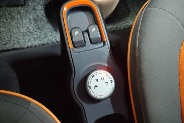 Used Baojun E100 2019 250KM Smart Drive Edition Gear Lever
