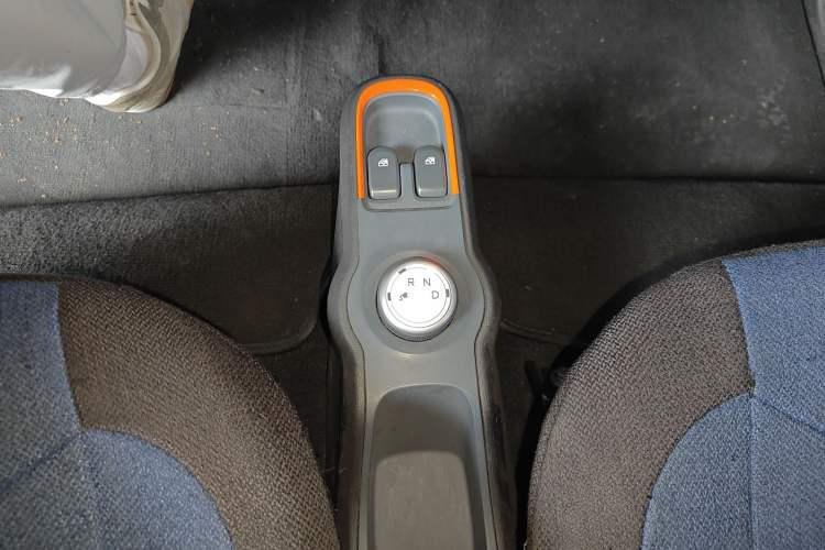 Used Baojun E100 2019 250KM Smart Drive Edition Gear Lever