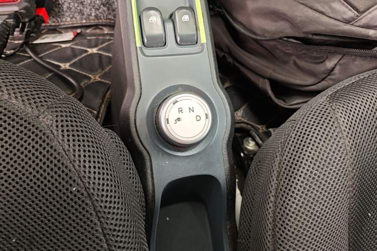 Used Baojun E100 2019 250KM Smart Drive Edition Gear Lever