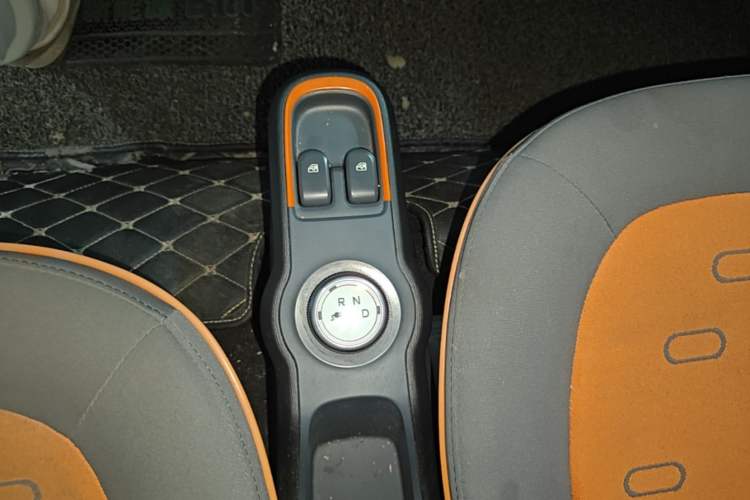 Used Baojun E100 2019 250KM Smart Drive Edition Gear Lever