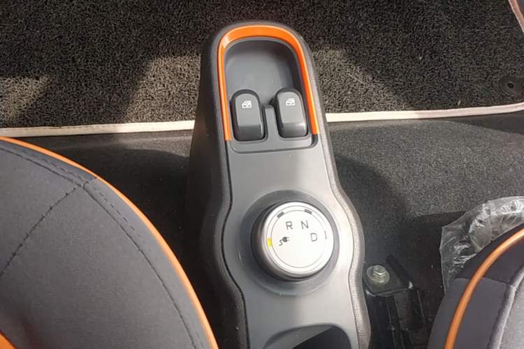 Used Baojun E100 2019 250KM Smart Drive Edition Gear Lever