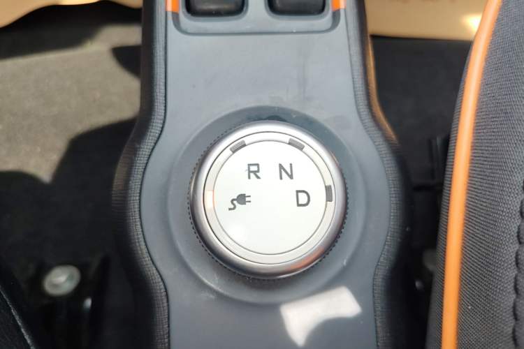 Used Baojun E100 2019 250KM Smart Drive Edition Gear Lever