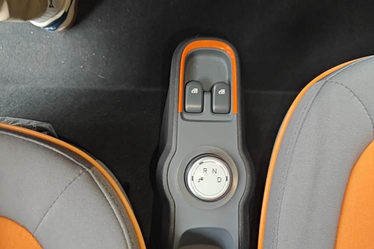 Used Baojun E100 2019 250KM Smart Drive Edition Gear Lever