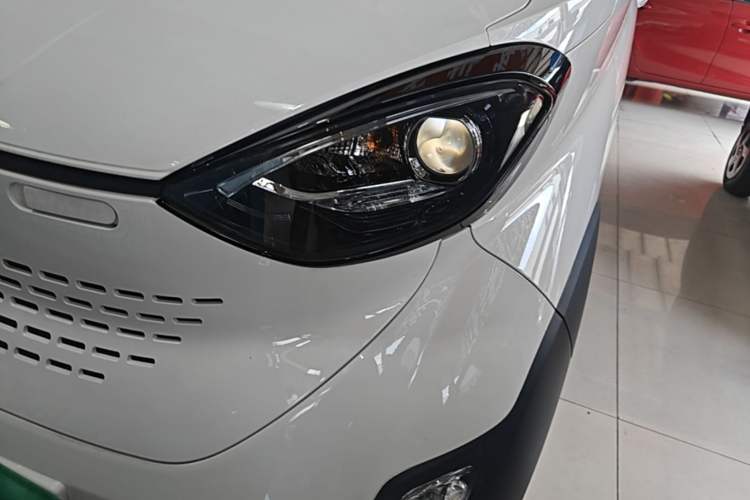 Used Baojun E100 2019 250KM Smart Drive Edition Left Front Headlight