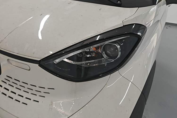 Used Baojun E100 2019 250KM Smart Drive Edition Left Front Headlight