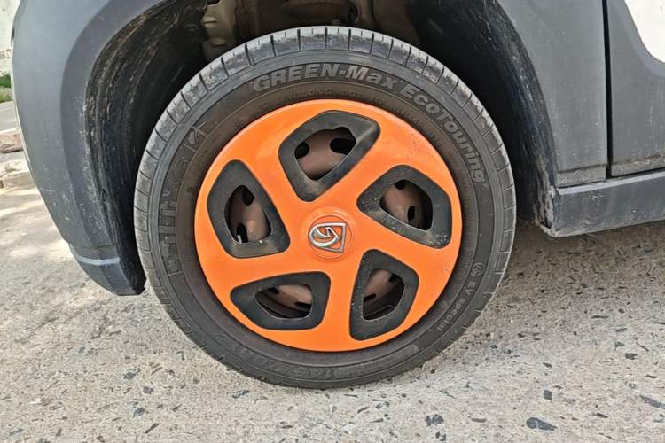 Used Baojun E100 2019 250KM Smart Drive Edition Left Front Wheel Hub