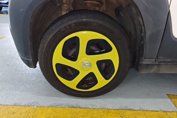 Used Baojun E100 2019 250KM Smart Drive Edition Left Front Wheel Hub