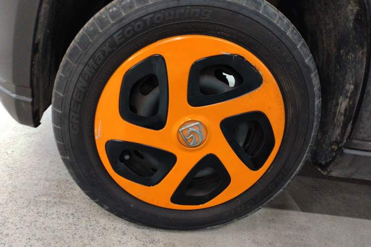 Used Baojun E100 2019 250KM Smart Drive Edition Left Front Wheel Hub