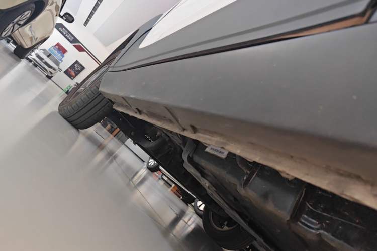 Used Baojun E100 2019 250KM Smart Drive Edition Left Side Sill