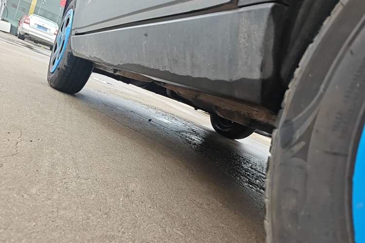 Used Baojun E100 2019 250KM Smart Drive Edition Left Side Sill