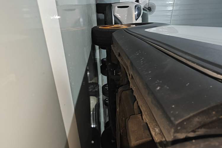 Used Baojun E100 2019 250KM Smart Drive Edition Left Side Sill