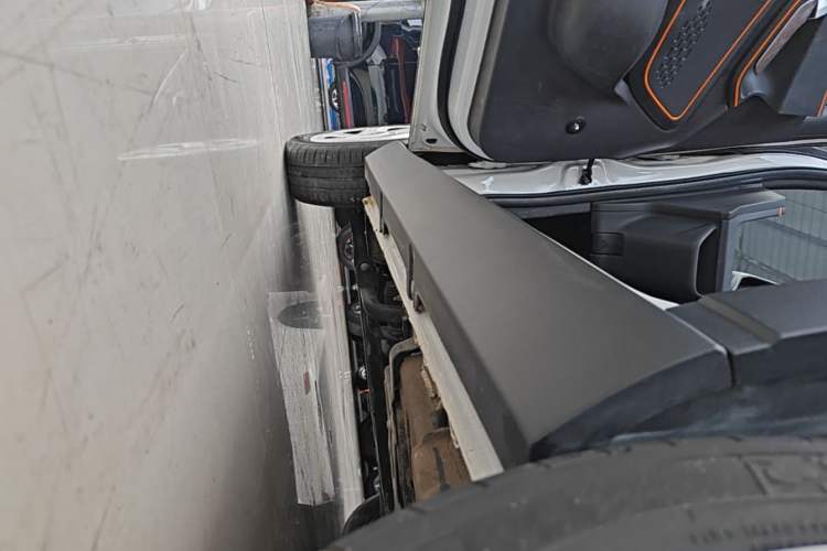 Used Baojun E100 2019 250KM Smart Drive Edition Left Side Sill