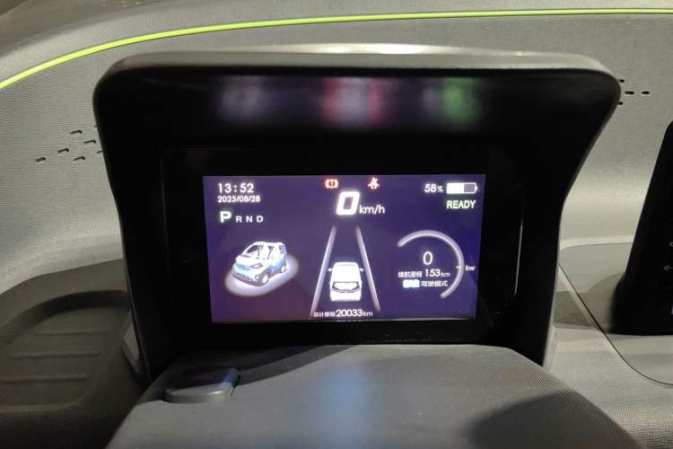 Used Baojun E100 2019 250KM Smart Drive Edition Odometer Close Up