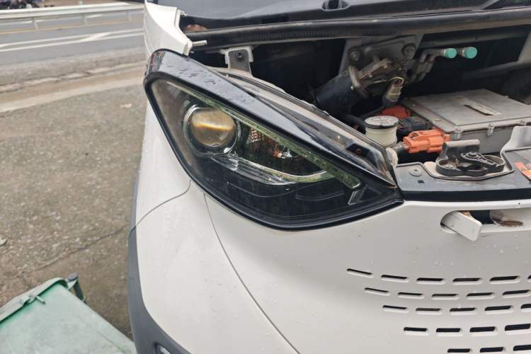 Used Baojun E100 2019 250KM Smart Drive Edition Right Front Headlight