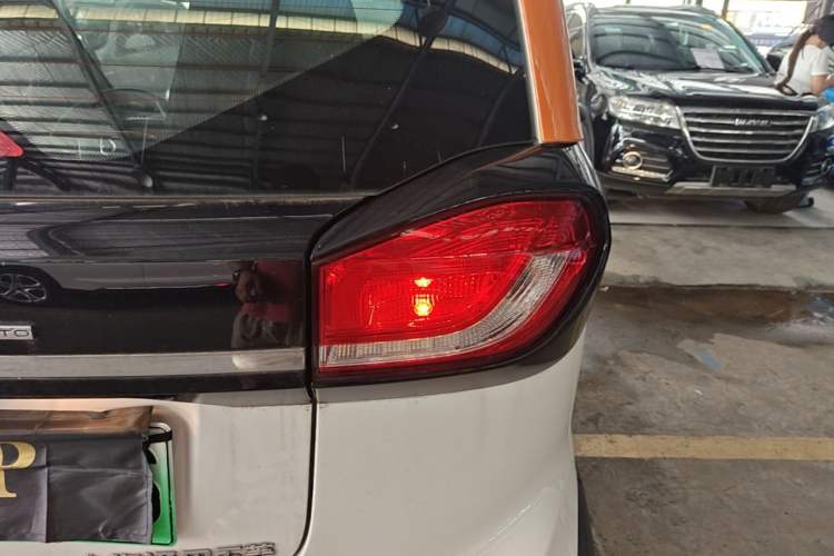Used Baojun E100 2019 250KM Smart Drive Edition Right Rear Taillight