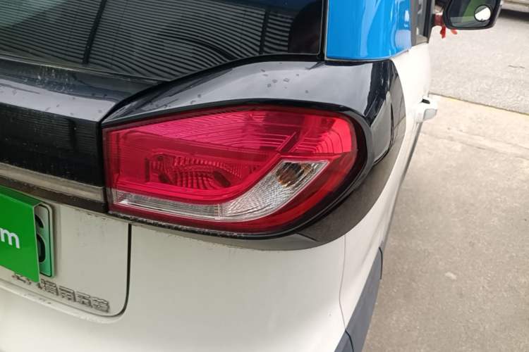 Used Baojun E100 2019 250KM Smart Drive Edition Right Rear Taillight