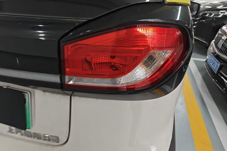 Used Baojun E100 2019 250KM Smart Drive Edition Right Rear Taillight