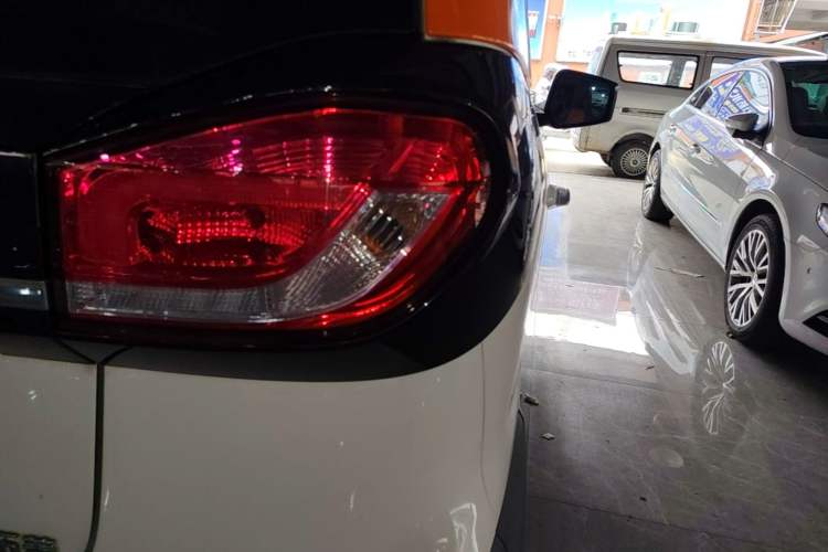 Used Baojun E100 2019 250KM Smart Drive Edition Right Rear Taillight