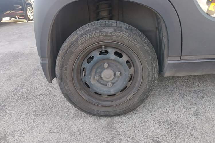 Used Baojun E100 2019 250KM Smart Drive Edition Right Rear Wheel Hub