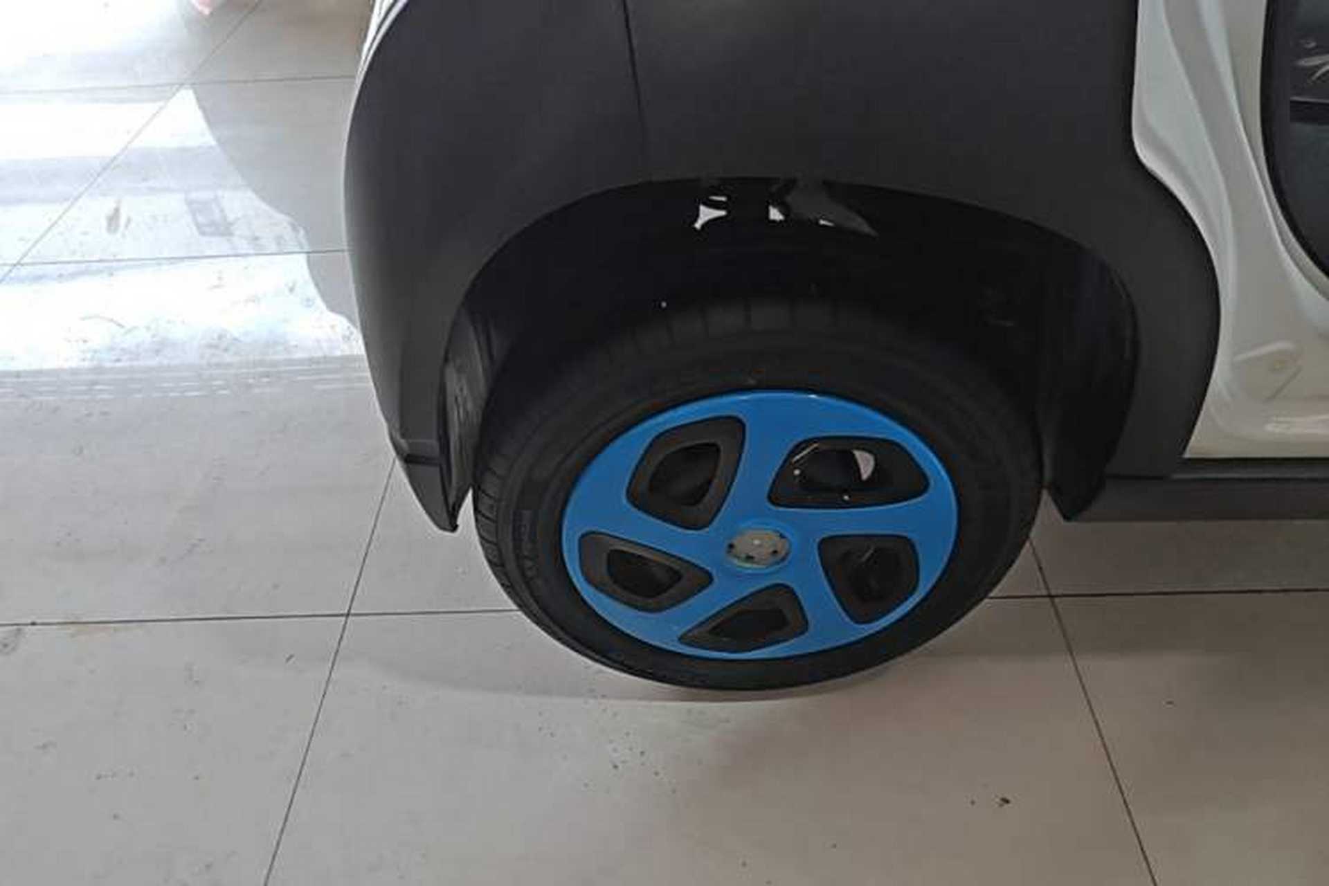 Used Baojun E100 2019 250KM Smart Drive Edition Right Rear Wheel Hub