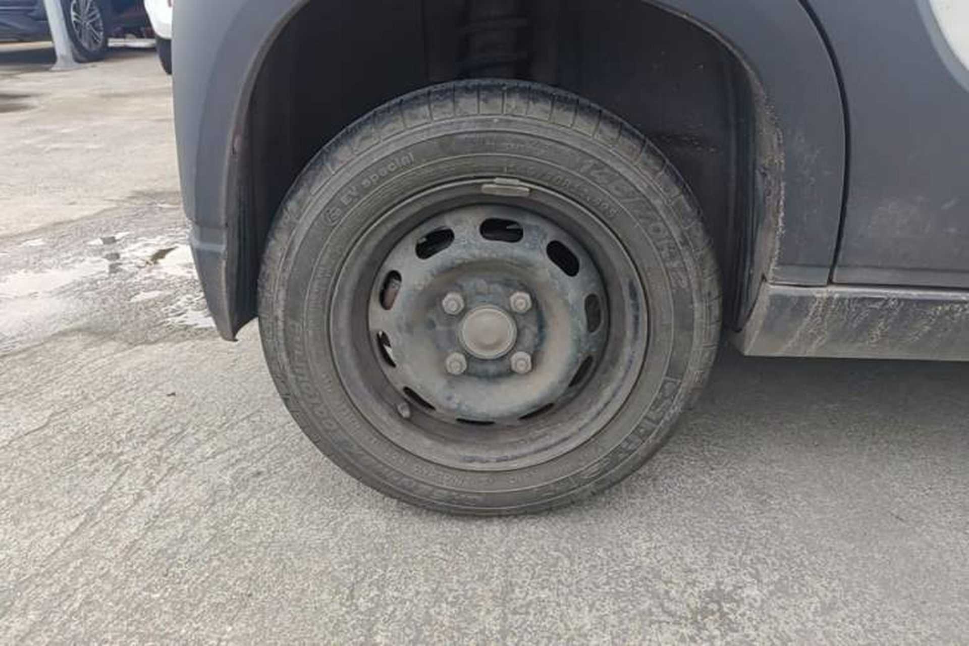 Used Baojun E100 2019 250KM Smart Drive Edition Right Rear Wheel Hub