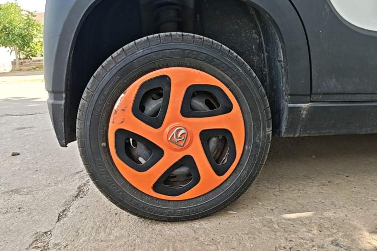 Used Baojun E100 2019 250KM Smart Drive Edition Right Rear Wheel Hub