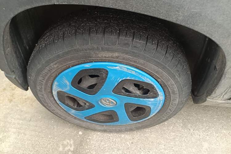 Used Baojun E100 2019 250KM Smart Drive Edition Right Rear Wheel Hub