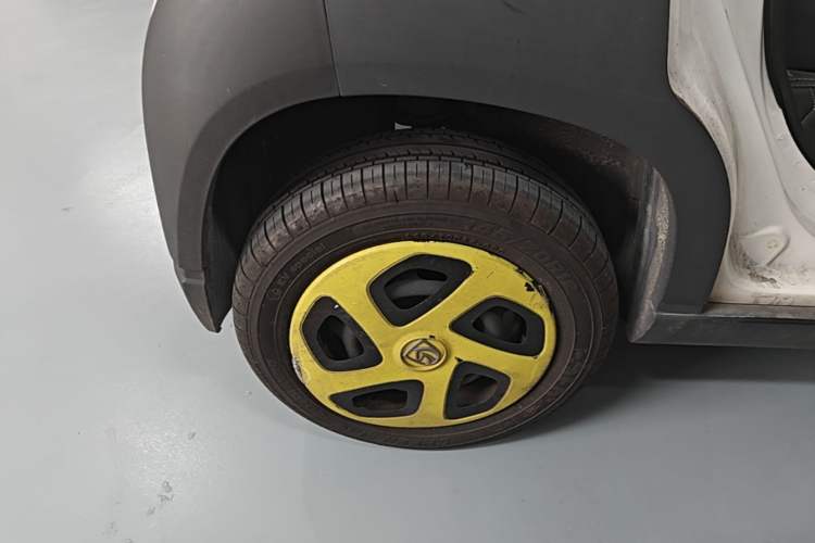 Used Baojun E100 2019 250KM Smart Drive Edition Right Rear Wheel Hub