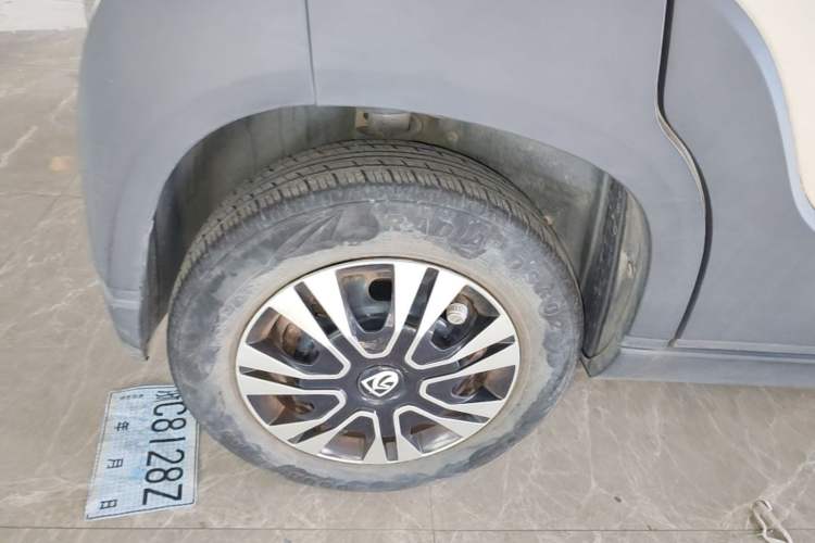 Used Baojun E100 2019 250KM Smart Drive Edition Right Rear Wheel Hub